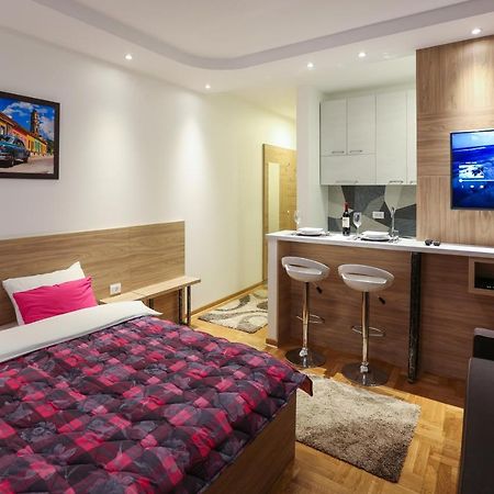 Apartment Promenada 30 Novi Sad Bagian luar foto