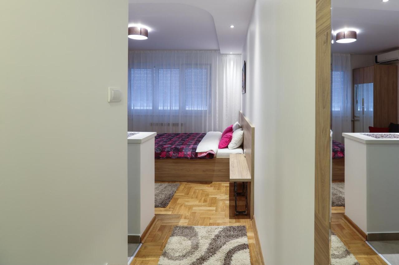 Apartment Promenada 30 Novi Sad Bagian luar foto