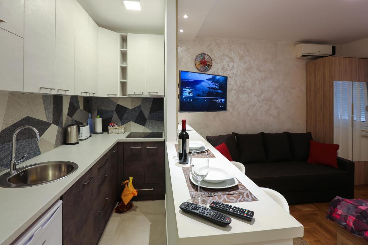 Apartment Promenada 30 Novi Sad Bagian luar foto